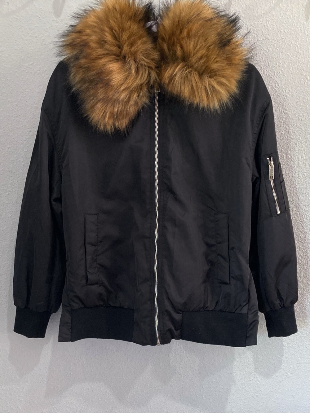 Love Token Black Bomber Jacket with Faux Fur Collar Feminine Streetwear